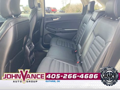 Used 2017 Ford Edge SEL w/ Equipment Group 201A image 4