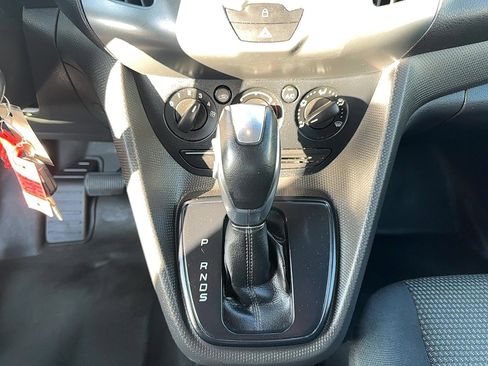 Used 2016 Ford Transit Connect XL image 15