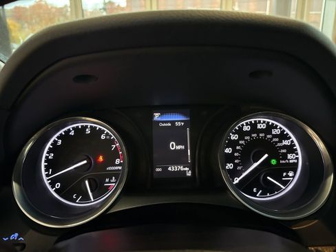 Used 2018 Toyota Camry L image 13