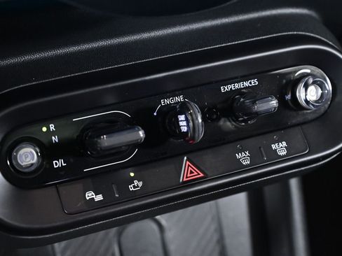 Certified 2025 MINI Cooper S image 17