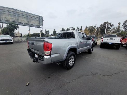 Used 2017 Toyota Tacoma SR5 image 8