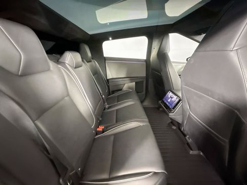 Used 2024 Tesla Cybertruck AWD Crew Cab image 36