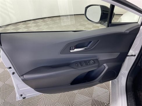 Used 2026 Toyota Prius XLE image 9