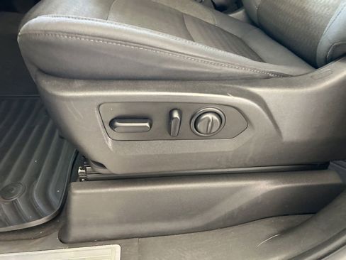 Used 2019 GMC Sierra 1500 SLE w/ SLE Value Package image 44