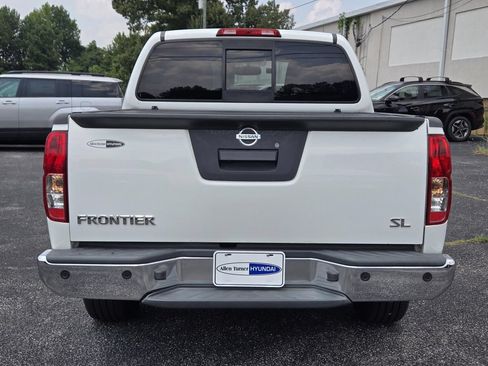 Used 2019 Nissan Frontier SL RWD image 6