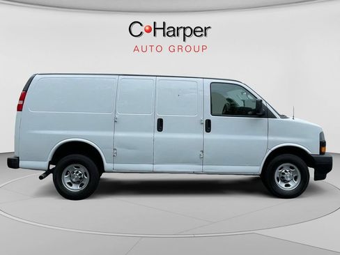 Certified 2021 Chevrolet Express 3500 w/ Driver Convenience Package RWD image 2