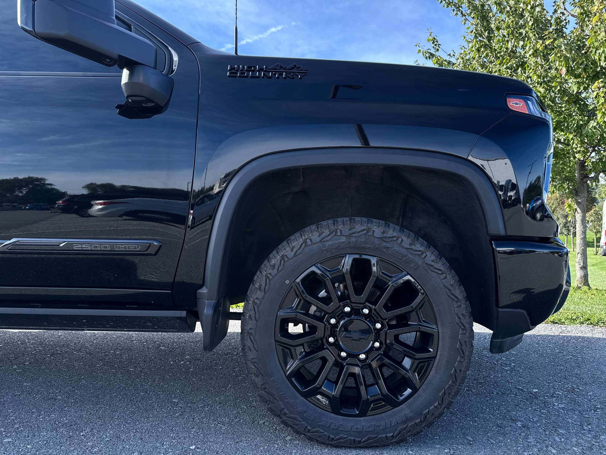 Used 2024 Chevrolet Silverado 2500 High Country w/ High Country Premium Package AWD/4WD image 21