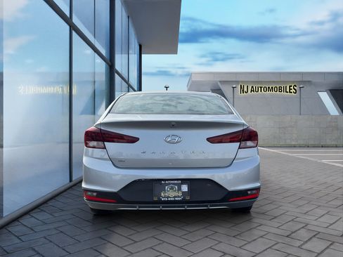 Used 2020 Hyundai Elantra SE image 6