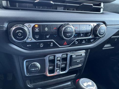 Used 2024 Jeep Wrangler Sahara w/ Technology Group image 29