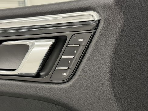 New 2026 Porsche Macan image 29