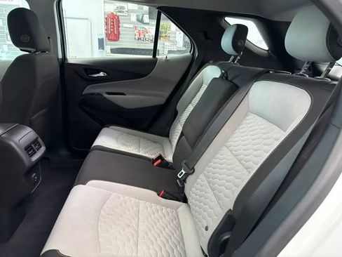 Used 2020 Chevrolet Equinox LS FWD image 20