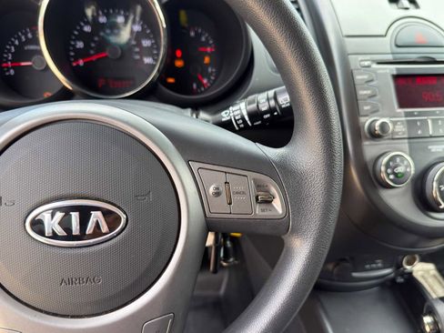 Used 2010 Kia Soul + FWD image 16