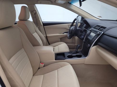 Used 2015 Toyota Camry LE image 21