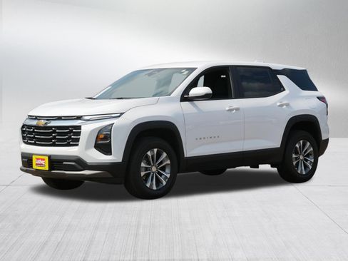 Used 2025 Chevrolet Equinox LT FWD image 3