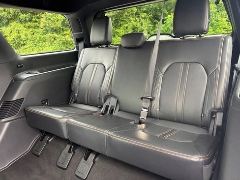 Used 2024 Ford Expedition Platinum AWD/4WD image 16
