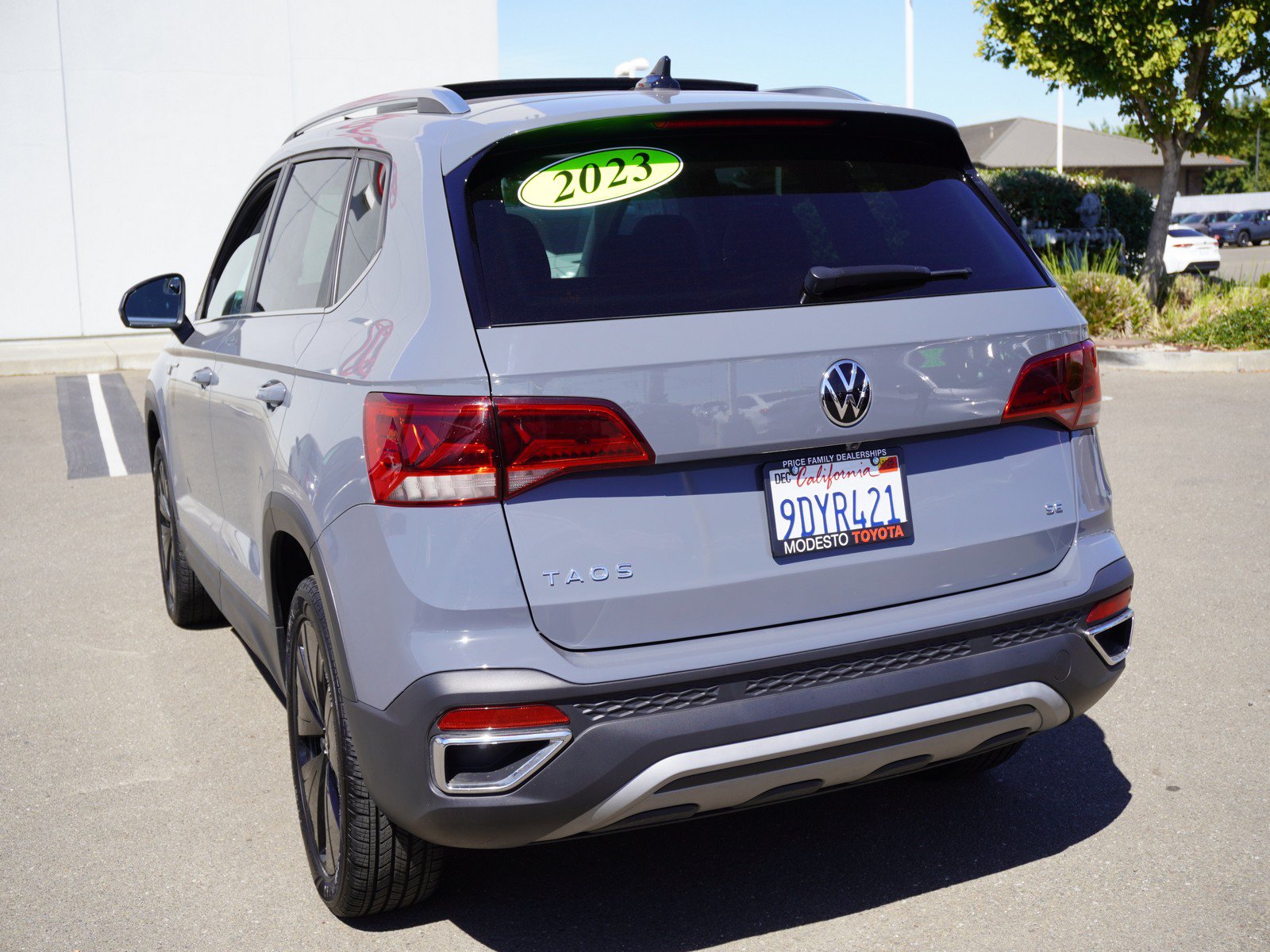Used 2023 Volkswagen Taos SE FWD image 9