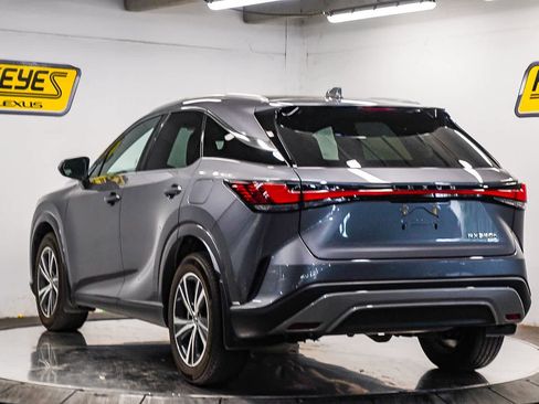 Used 2023 Lexus RX 350h w/ Accessory Package (Z1) image 2