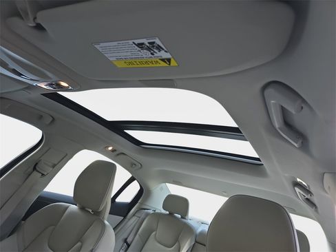 Used 2022 Volvo S60 T8 R-Design Expression w/ Premium Package image 28