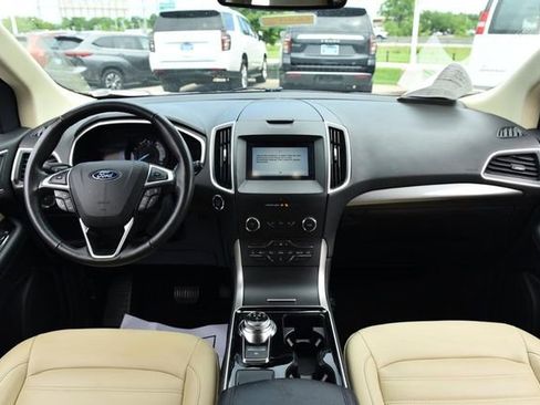 Used 2019 Ford Edge SEL w/ Equipment Group 201A FWD image 7