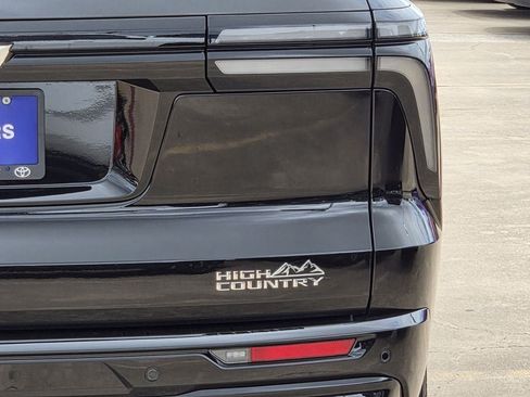 Used 2026 Chevrolet Traverse High Country w/ LPO, Floor Liner Package FWD image 9