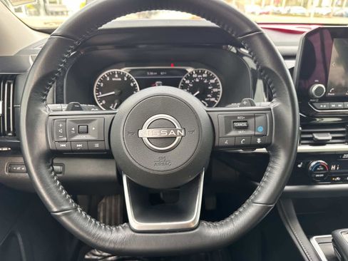 Used 2024 Nissan Pathfinder SV image 28