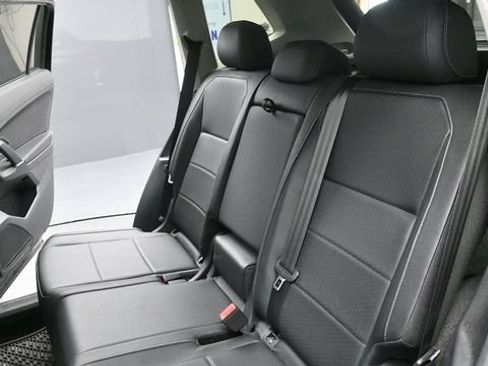 Used 2020 Volkswagen Tiguan SE AWD/4WD image 13