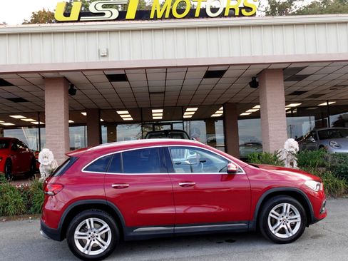 Used 2021 Mercedes-Benz GLA 250 4MATIC w/ Premium Package image 23