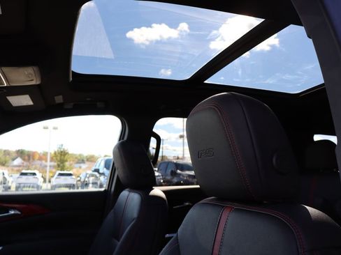 Used 2024 Chevrolet Traverse RS w/ LPO, Floor Liner Package image 32