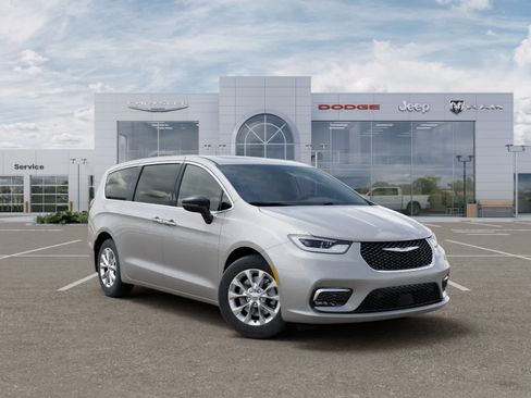 New 2026 Chrysler Pacifica Limited AWD/4WD image 5