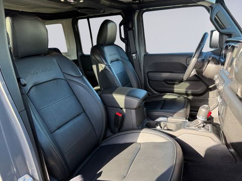 Used 2022 Jeep Wrangler Unlimited Sahara 4xe image 21