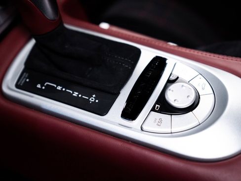 Used 2005 Mercedes-Benz SLR image 15
