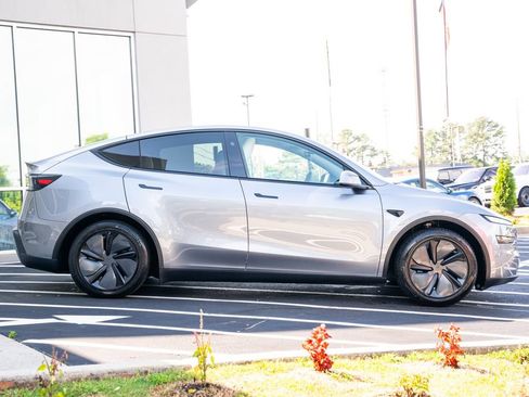 Used 2026 Tesla Model Y Long Range AWD/4WD image 10
