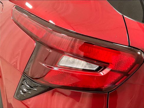 Used 2025 Chevrolet Trax LT w/ LT Convenience Package image 33