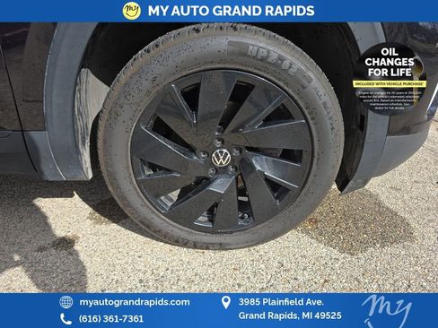Used 2024 Volkswagen Atlas SE AWD/4WD image 31