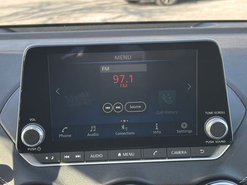 Used 2025 Nissan Sentra SV image 20