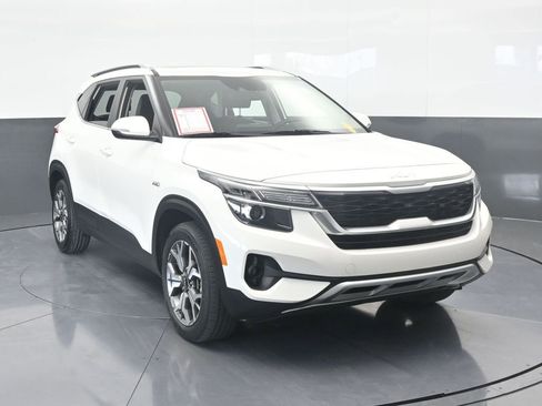 Used 2022 Kia Seltos EX image 9