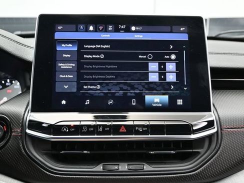 Certified 2025 Jeep Compass Trailhawk AWD/4WD image 35
