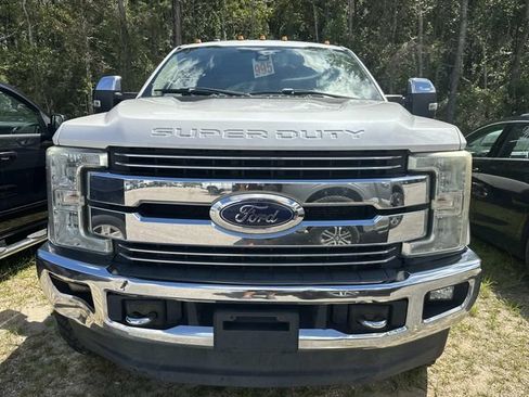 Used 2017 Ford F250 Lariat w/ Lariat Ultimate Package AWD/4WD image 2