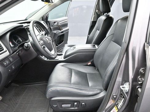 Used 2019 Toyota Highlander Limited AWD/4WD image 14