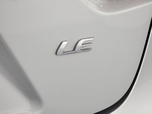 Used 2022 Toyota Corolla LE image 10