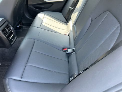Used 2026 BMW 330i xDrive Sedan w/ Premium Package AWD/4WD image 9