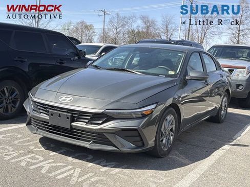 Used 2024 Hyundai Elantra SEL image 1