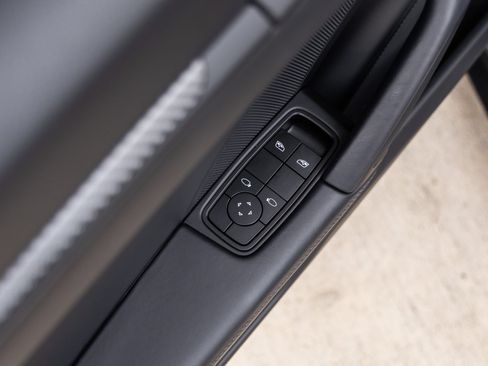 Used 2025 Porsche 911 GT3 RWD image 29