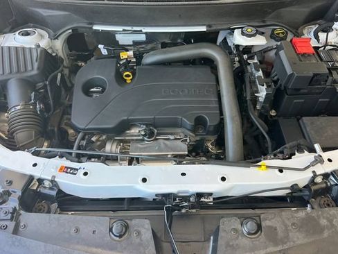 Used 2025 Chevrolet Equinox LT w/ Convenience Package II FWD image 24