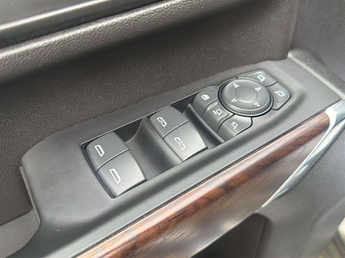 Certified 2022 GMC Sierra 2500 SLT w/ SLT Convenience Package AWD/4WD image 10