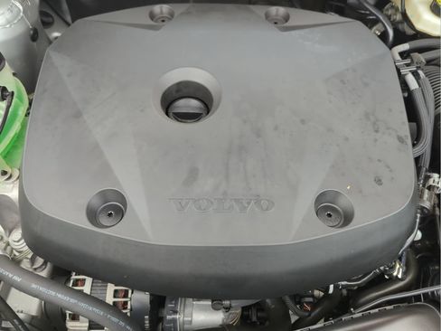 Used 2019 Volvo XC40 T5 Momentum AWD/4WD image 22