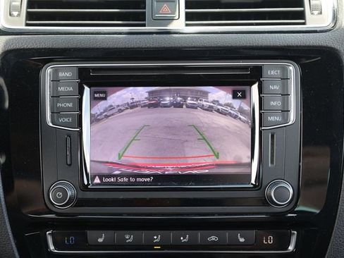 Used 2017 Volkswagen Jetta GLI image 37