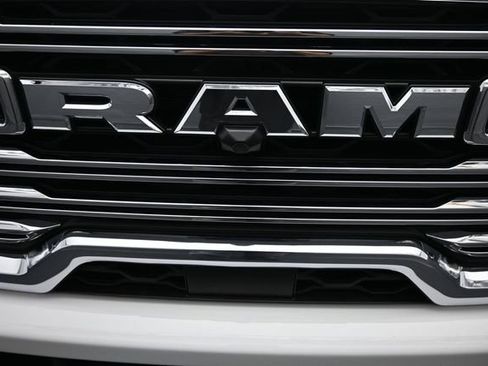Used 2025 RAM 2500 Laramie AWD/4WD image 37