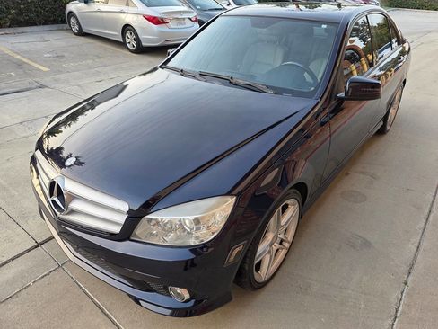 Used 2010 Mercedes-Benz C 300 Sedan image 4