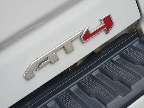 Used 2021 GMC Sierra 2500 AT4 w/ AT4 Premium Plus Package image 9